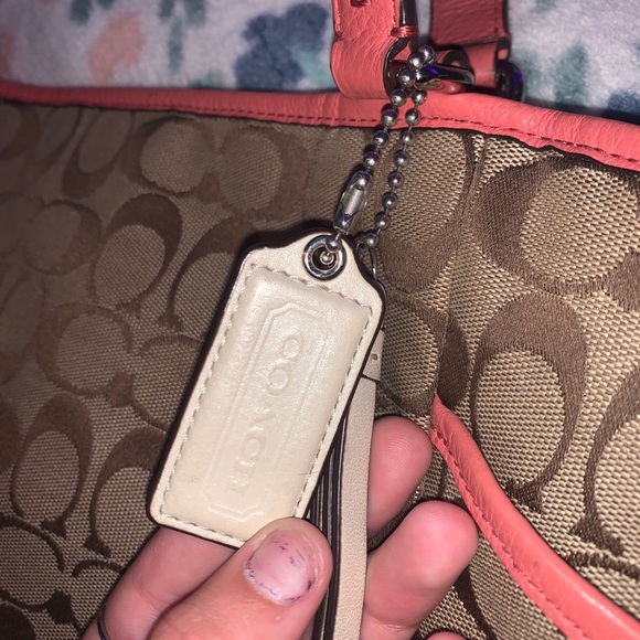 Authentic coach purse - Picture 2 of 4